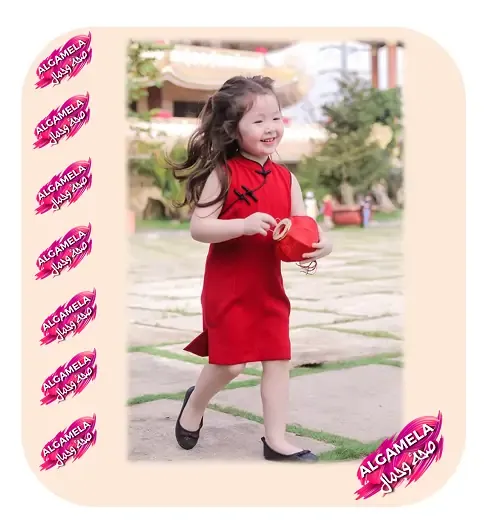 فساتين أطفال سواريه سك قصير بلون الأحمر القرمزي