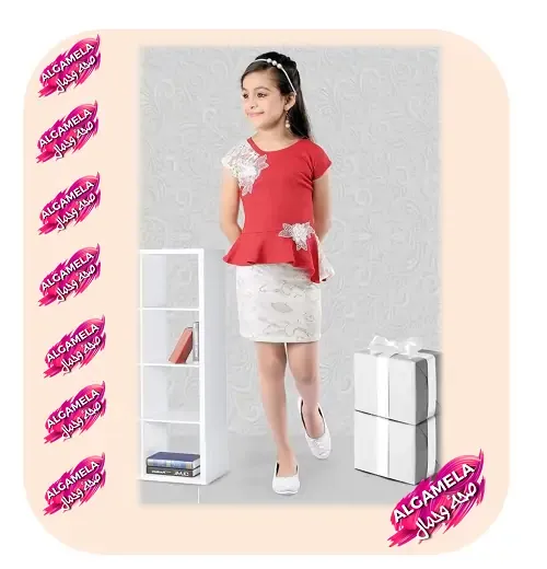 فستان أطفال سواريه سك قصير يمزج بين الأحمر القرمزي و الأبيض الثلجي