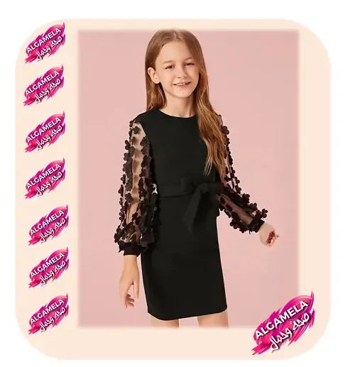 فستان أسود سورايه سك بأكمام شفافة مطرزة بالنجوم